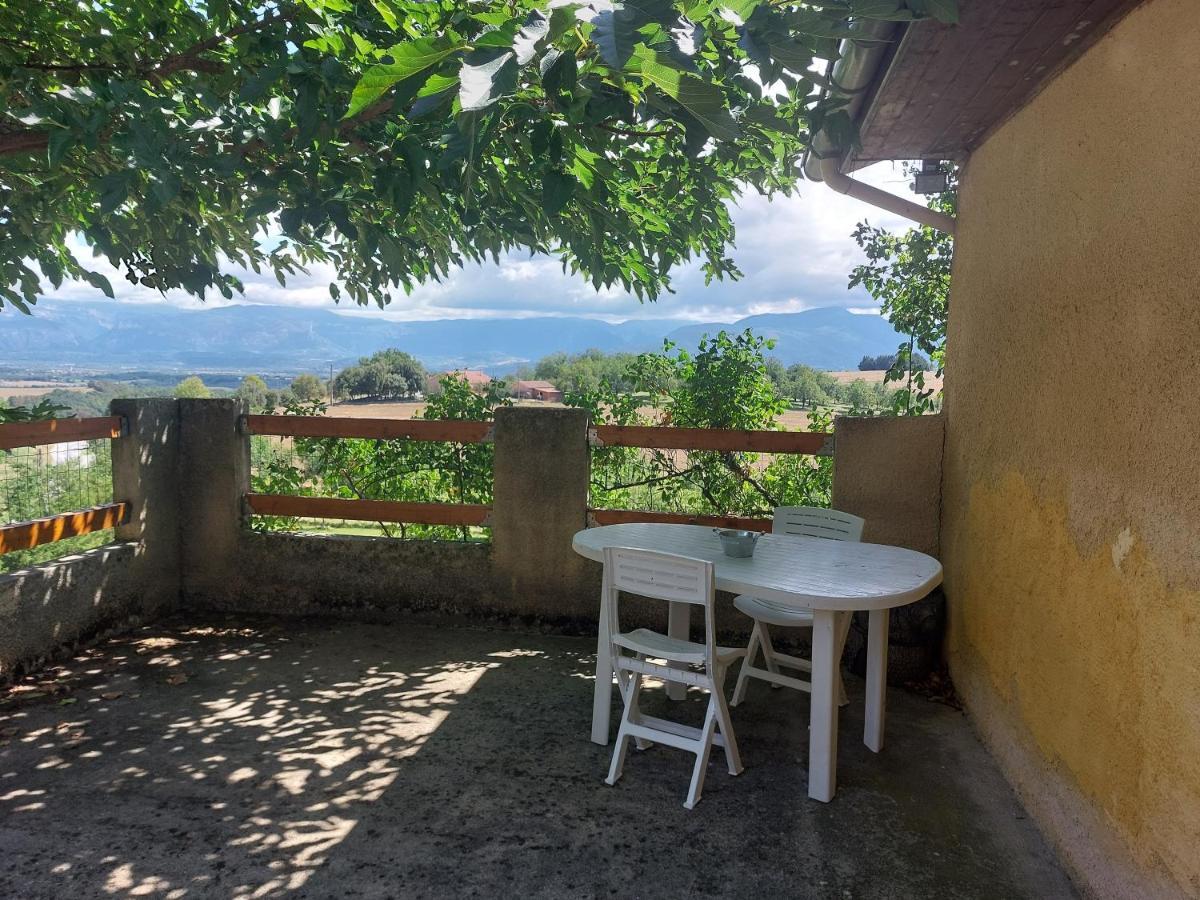 Maisonnette Campagnarde Avec Vue Sur Vercors Vila Montmiral Exterior foto